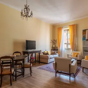 https://elegante-appartamento-centrale.it-romehotels.com